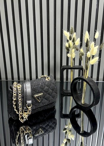 Beyaz Zincir Detaylı Modern Klasik Çanta - Görsel 2