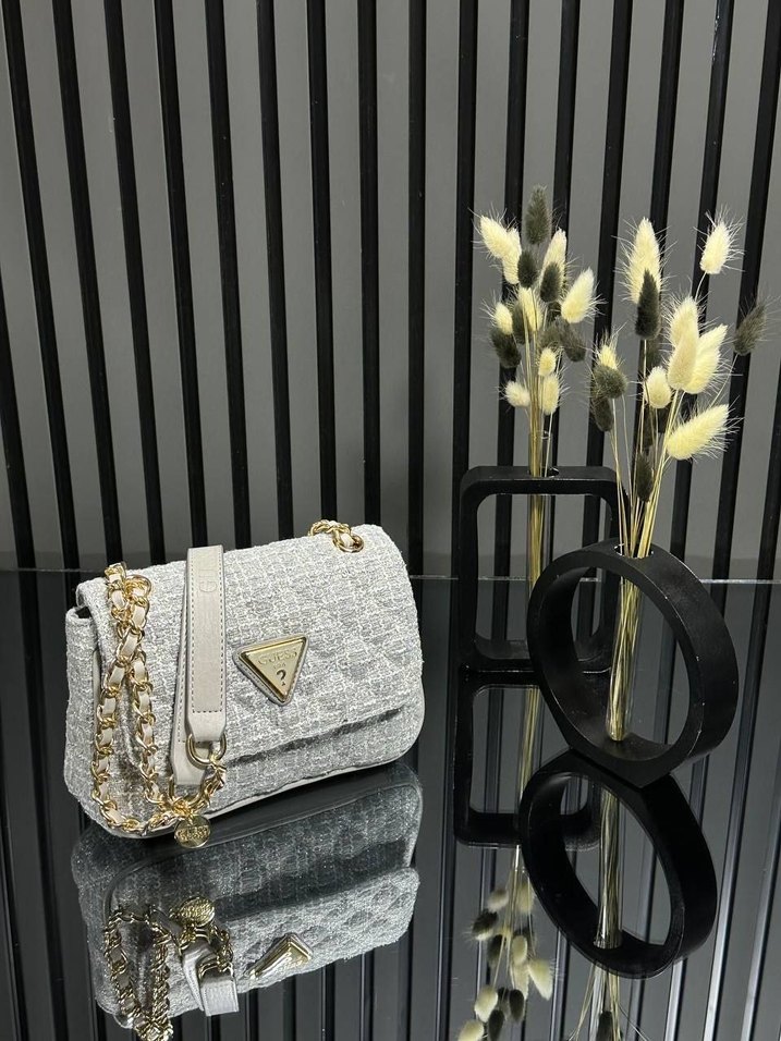 Beyaz Zincir Detaylı Modern Klasik Çanta - Görsel 5