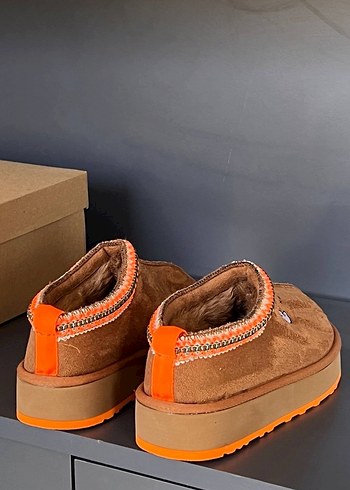 Kadın Kahverengi Süet Kürklü Dolgu Topuk Terlik - Görsel 5