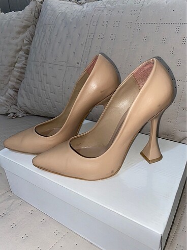 Topuklu ayakkabı - Görsel 2