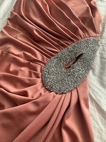 Toz pembe abiye elbise