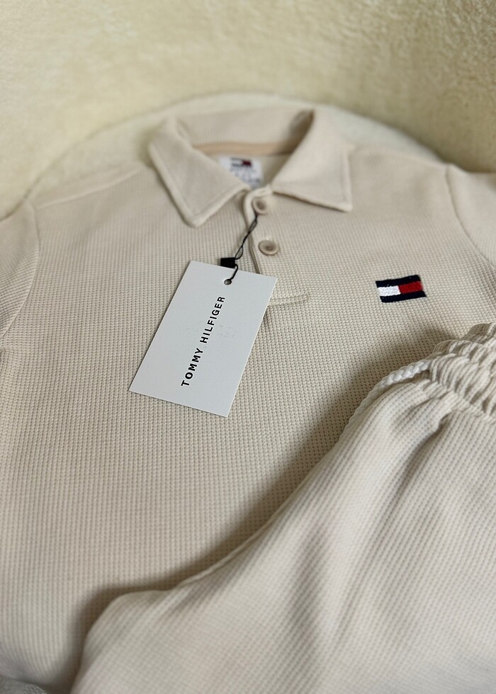 Tommy Hilfiger Şortlu Takım - Görsel 4