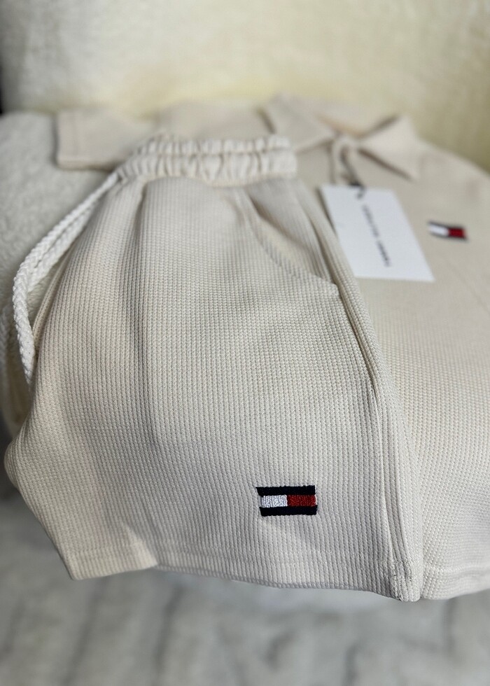Tommy Hilfiger Şortlu Takım - Görsel 3