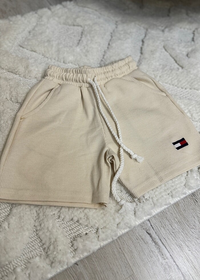 Tommy Hilfiger Şortlu Takım - Görsel 2