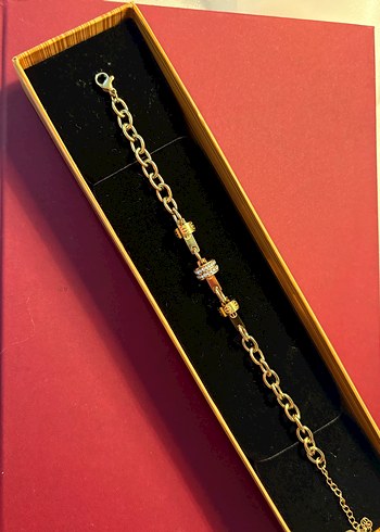 Zincir Detaylı Renkli Altın Bileklik - Görsel 4