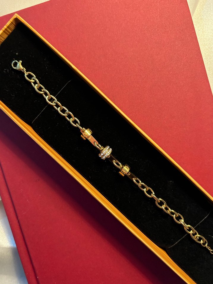 Zincir Detaylı Renkli Altın Bileklik - Görsel 2