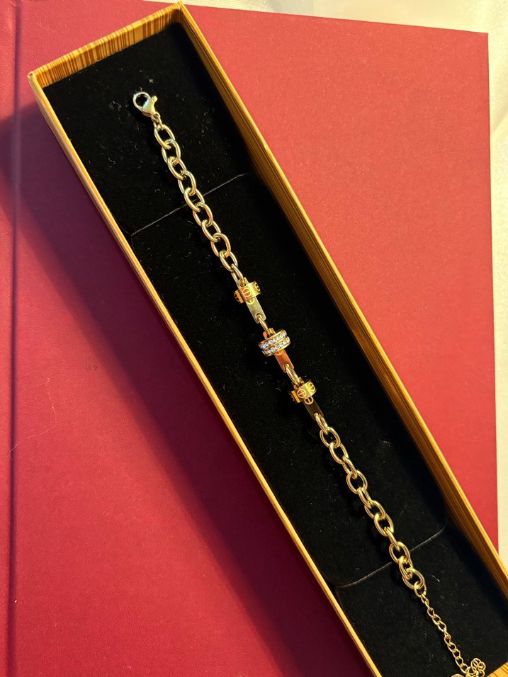 Zincir Detaylı Renkli Altın Bileklik - Görsel 4