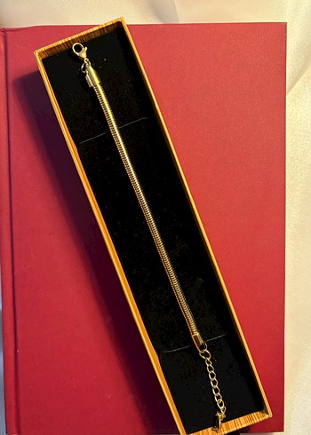 Zincir Detaylı Boru Altın Renk Kadın Bileklik - Görsel 3