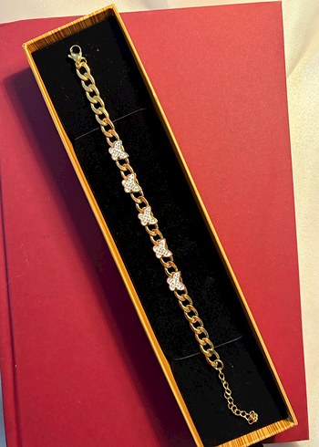 Zincir Detaylı Altın Renkli Kadın Bileklik - Görsel 4