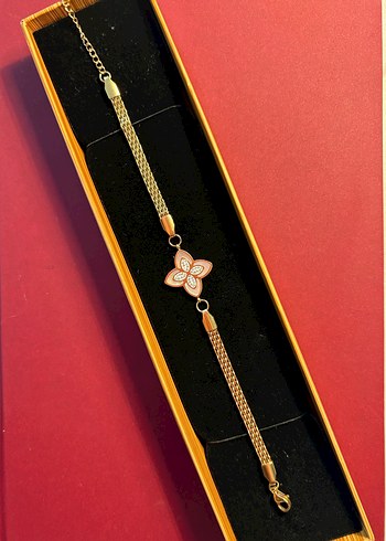 Zincir Detaylı Altın Renkli Kadın Bileklik - Görsel 4