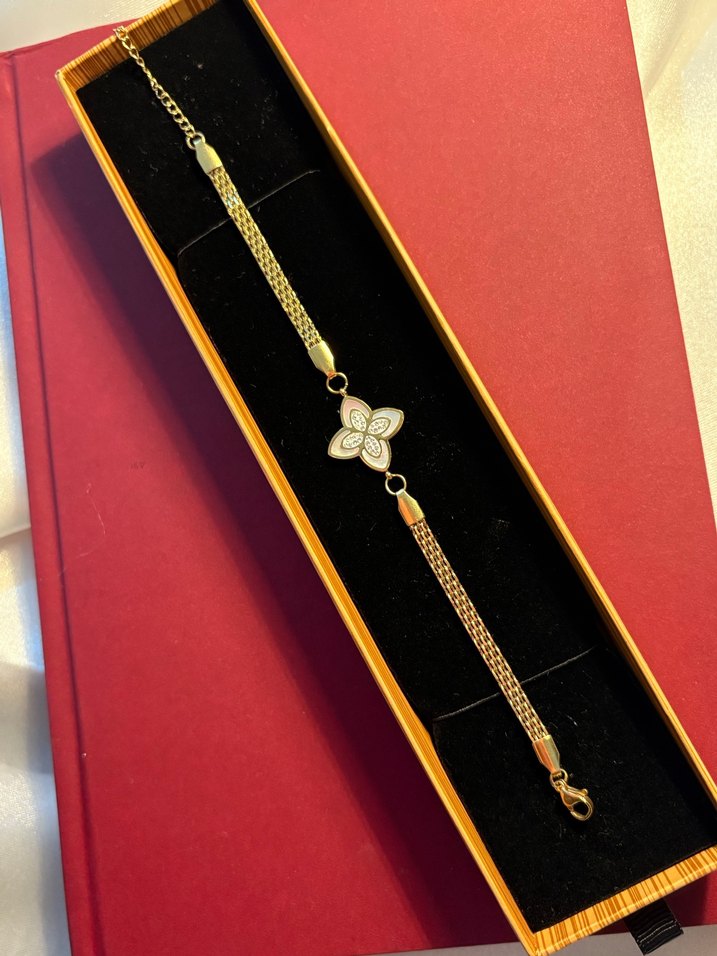 Zincir Detaylı Altın Renkli Kadın Bileklik - Görsel 5