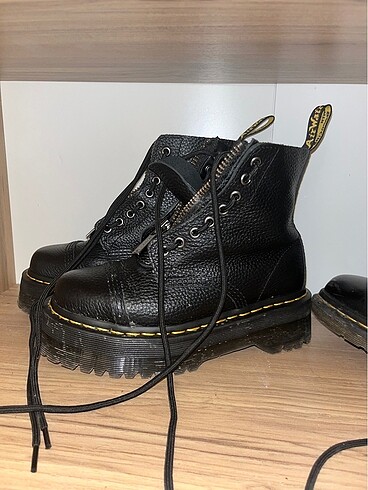 37 Beden siyah Renk DR MARTENS BOT