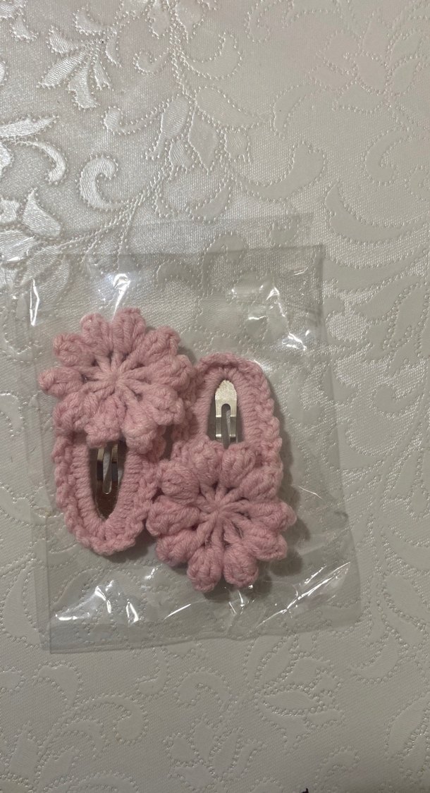 Pembe Örgü Çiçekli Çocuk Toka - Görsel 2