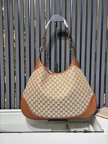 Gucci B Medium Shoulder Bag