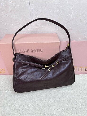  Beden Miu Miu Adventure Nappa Tote Bag