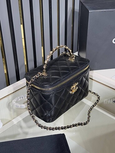Beden Chanel Vanity Case Bag