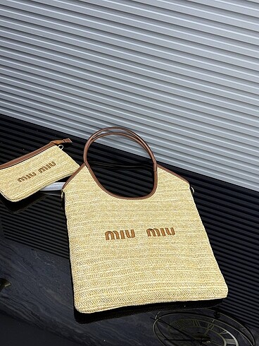 Beden Miu Miu Ivy Straw Bag