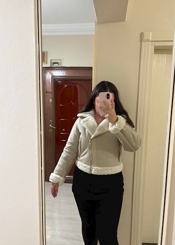 Pull & Bear Kürklü Bej Kadın Kısa Ceket - Görsel 4