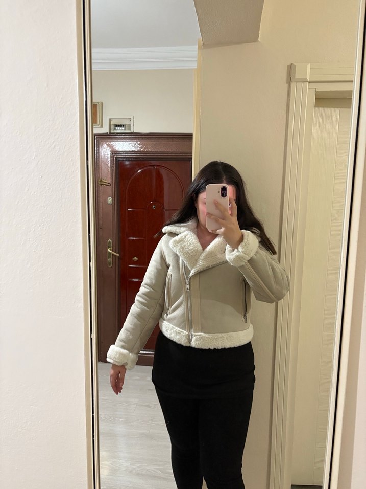 Pull & Bear Kürklü Bej Kadın Kısa Ceket - Görsel 4