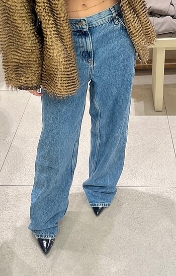 Zara Zara Loose Mid Rise Jean