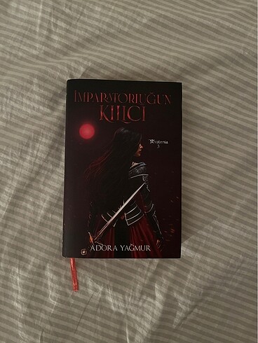 İmparatorluğun kılıcı adora yağmur