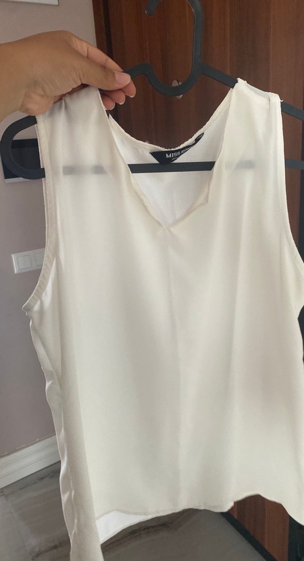 V Yaka Salaş Beyaz Kadın Bluz - Görsel 3