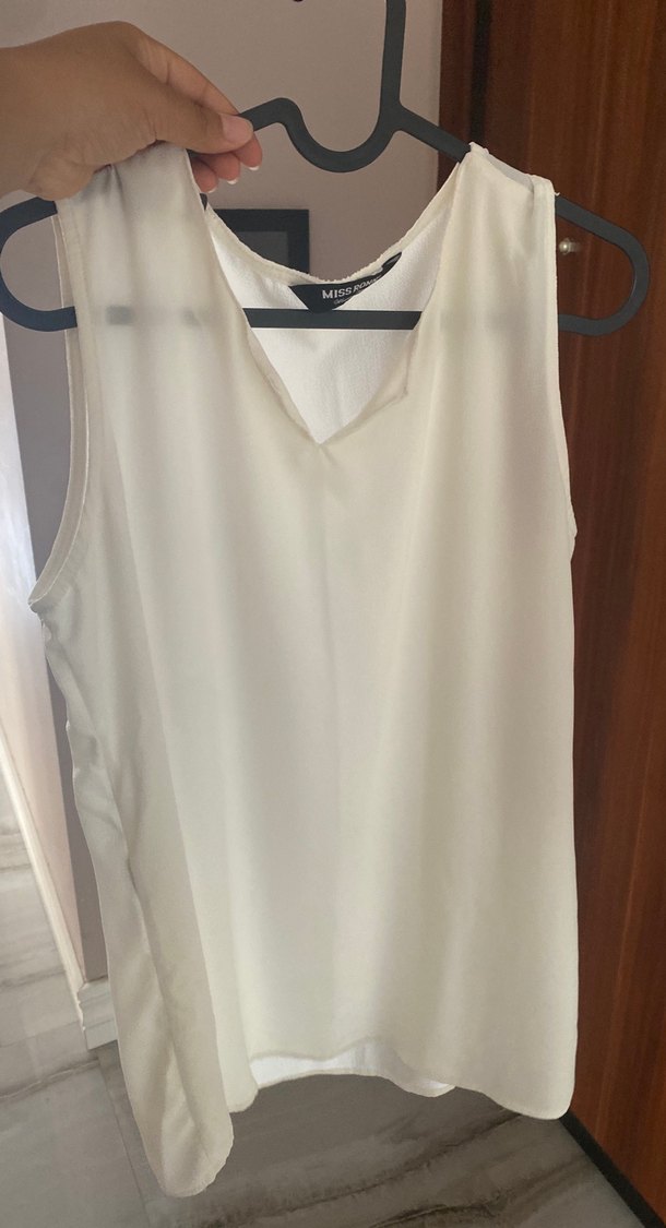 V Yaka Salaş Beyaz Kadın Bluz - Görsel 4