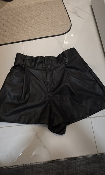 Zara Deri Şort
