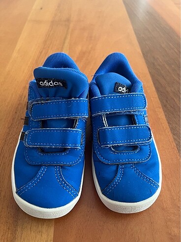 Cok az kullanilmis Orjinal adidas cocuk ayakkabisi