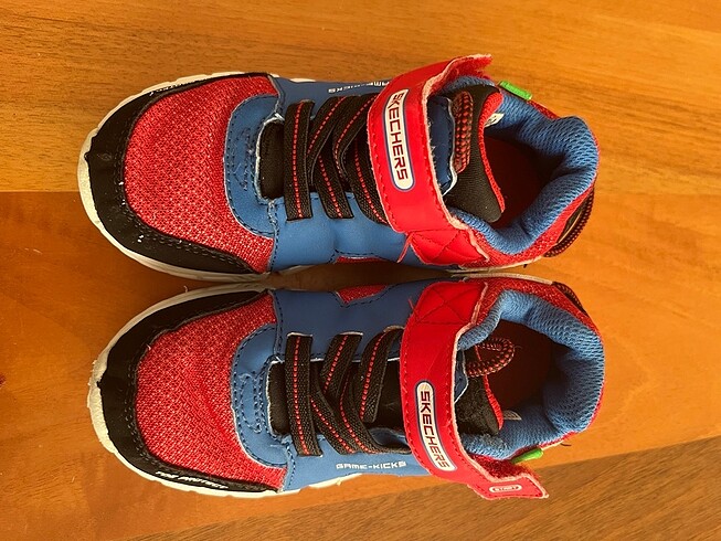 26 Beden Cok az kullanilmis Orjinal skechers cocuk spor ayakkabi