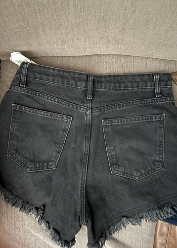 38 Beden Gri Bel Bantlı Midi Denim Şort
