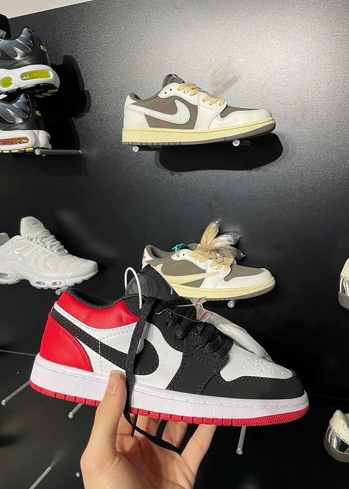 Nike Air Jordan 1 Black Roe - Görsel 3