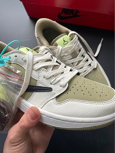 Nike Air Jordan 1 Travis Scott Golf - Görsel 3