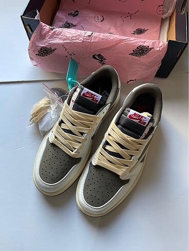 Nike Air Jordan 1 Travis Scott - Görsel 2