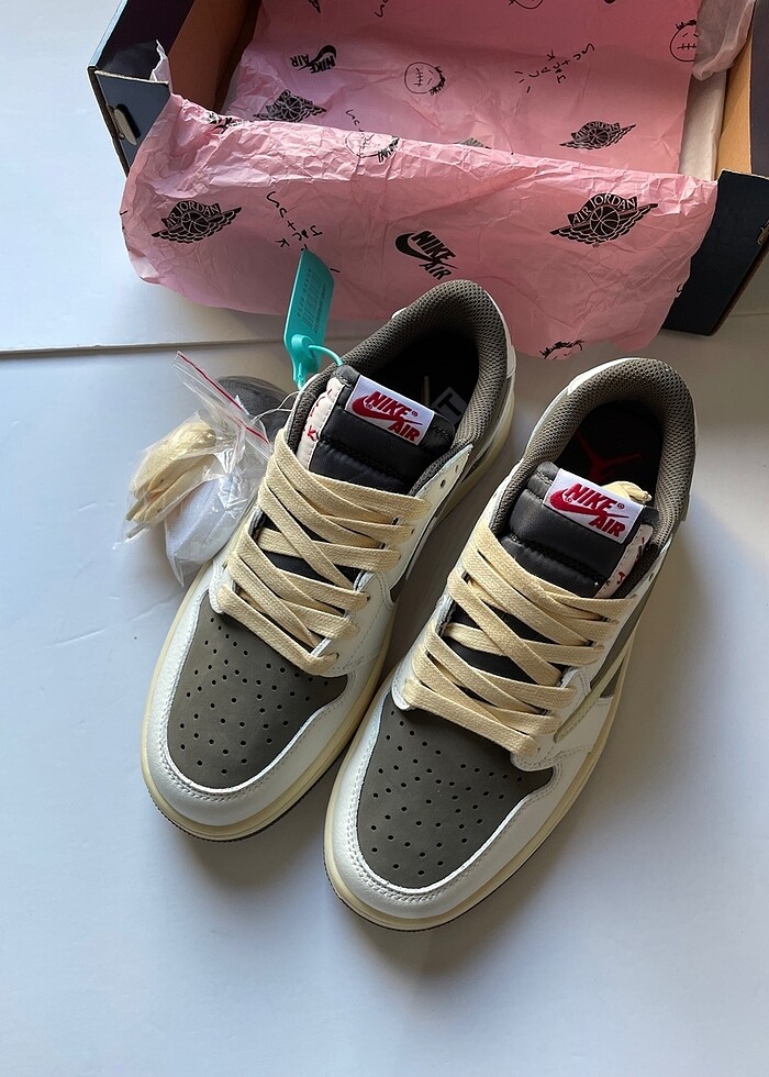 Nike Air Jordan 1 Travis Scott - Görsel 2