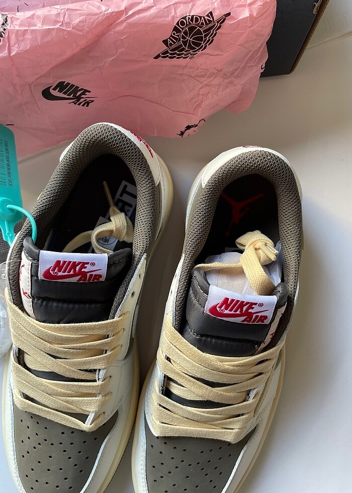 Nike Air Jordan 1 Travis Scott - Görsel 3