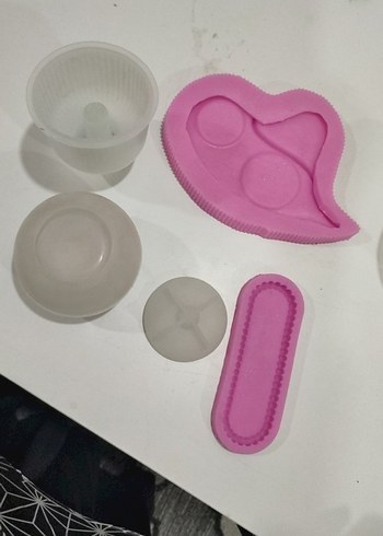 Pembe Silikon ve Plastik Mutfak Kalıpları - Görsel 2