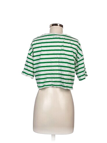 m Beden Defacto T-shirt %70 İndirimli.