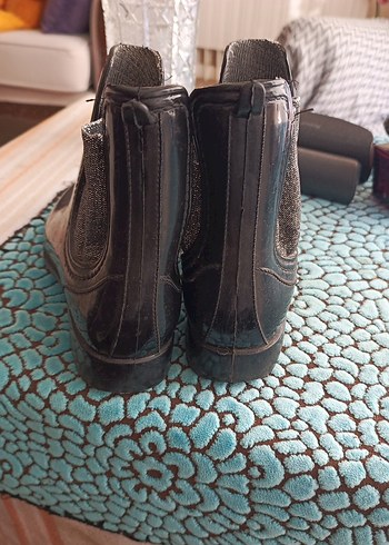 Kemer Detaylı Siyah Yılan Desenli Kadın Bot lastik yağmur botu - Görsel 3