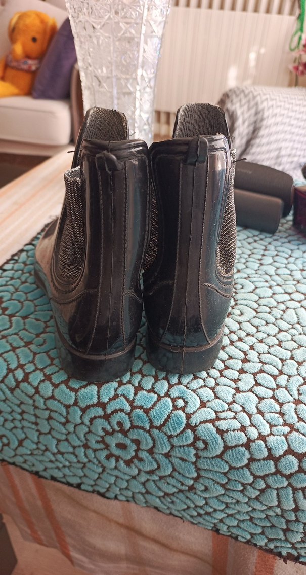 Kemer Detaylı Siyah Yılan Desenli Kadın Bot lastik yağmur botu - Görsel 3