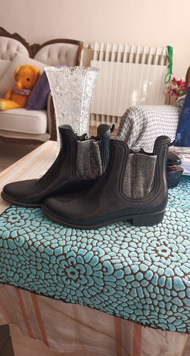 Kemer Detaylı Siyah Yılan Desenli Kadın Bot lastik yağmur botu - Görsel 2