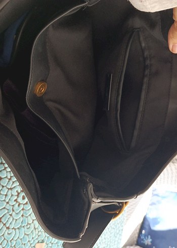 Kemer Detaylı Siyah Deri Kadın Çanta - Görsel 3