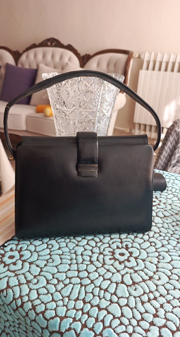 Klasik Siyah Deri Tokalı Vintage Çanta - Görsel 2