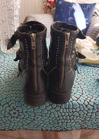 Siyah Deri Tokalı Kadın Bot - Görsel 3