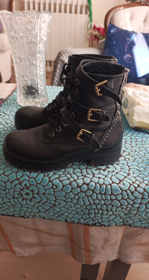 Siyah Deri Tokalı Kadın Bot - Görsel 2