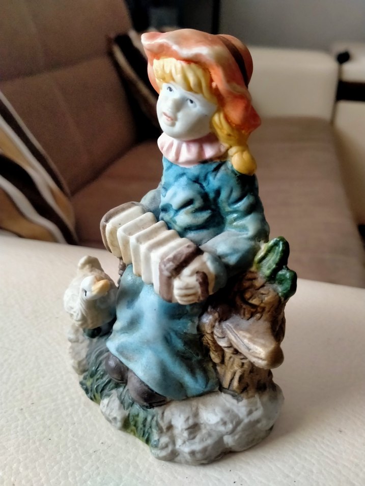 Pastel Mavi Kız Figürin porselen biblo - Görsel 3