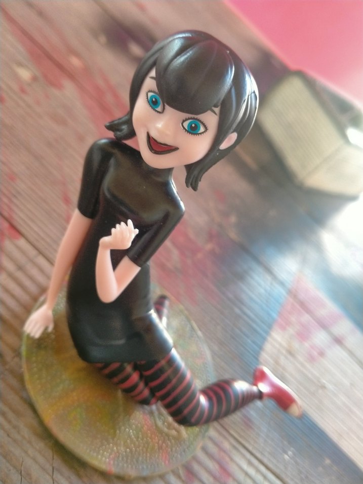 Karanlık Siyah Aksiyon Figürü - Görsel 2