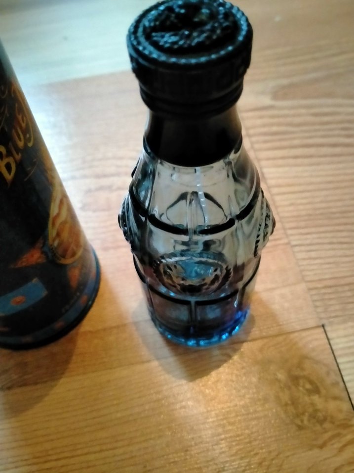 Versace Blue Jeans Kadın Parfümü 75 ml içi boş - Görsel 3