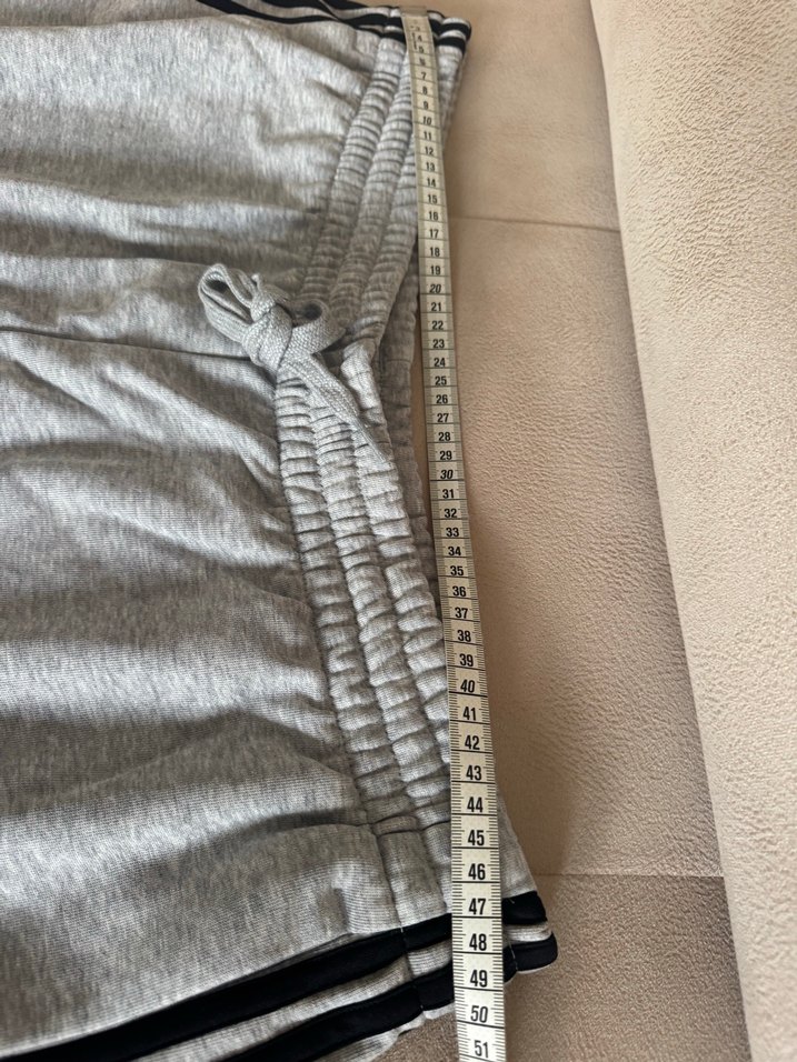 Gri Adidas  Spor Şort - Görsel 2