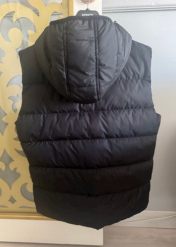 Siyah Kapüşonlu Kadın Şişme Yelek - Görsel 2